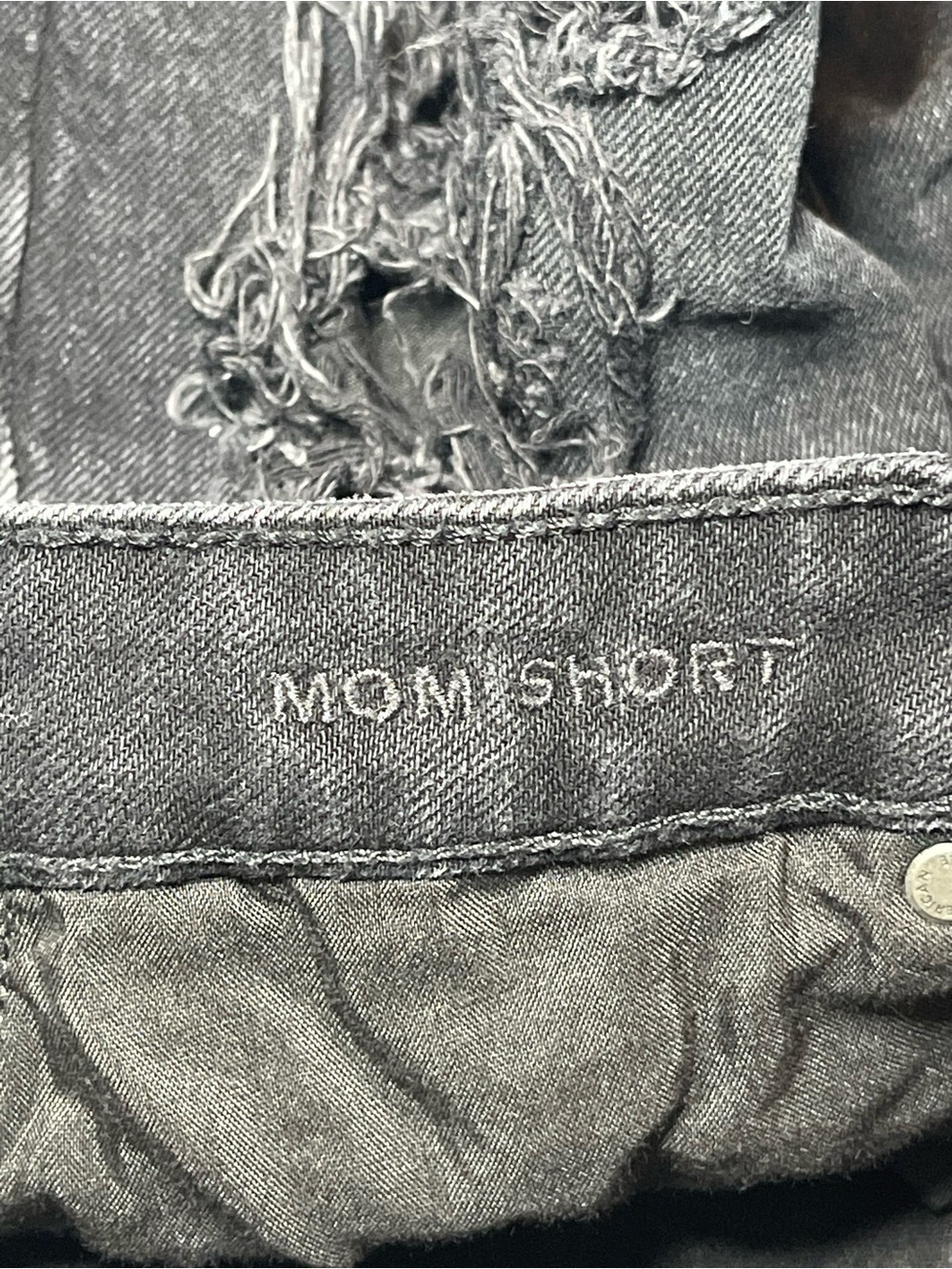 American Eagle Women's Mom Jean Shorts Size 4 - Black Distressed Crossover - Picture 6 of 10